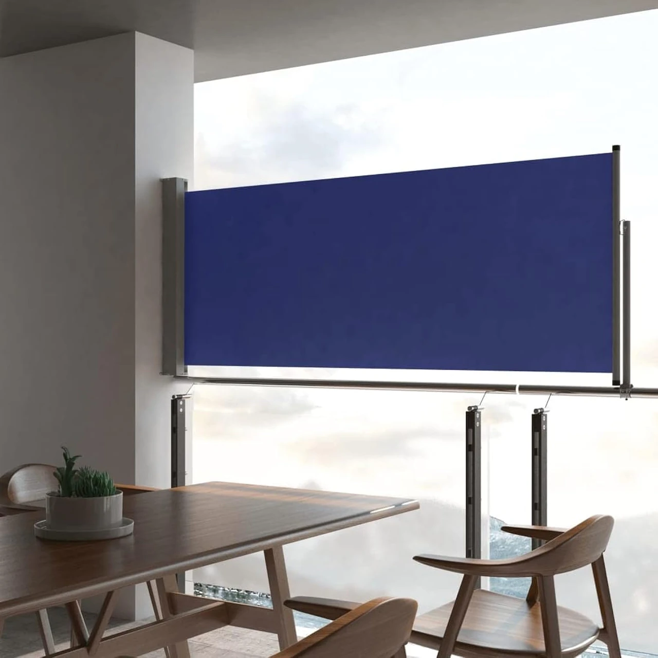Seitenmarkise auf einem Balkon als Sichtschutz. Ideal für Balkon Sichtschutz bei Bauhaus, Ikea, OBI, Lidl und als Meterware bei OBI.